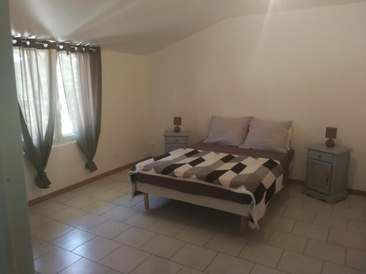 Mas Des Gardies Saint-Julien-de-Peyrolas Ngoại thất bức ảnh