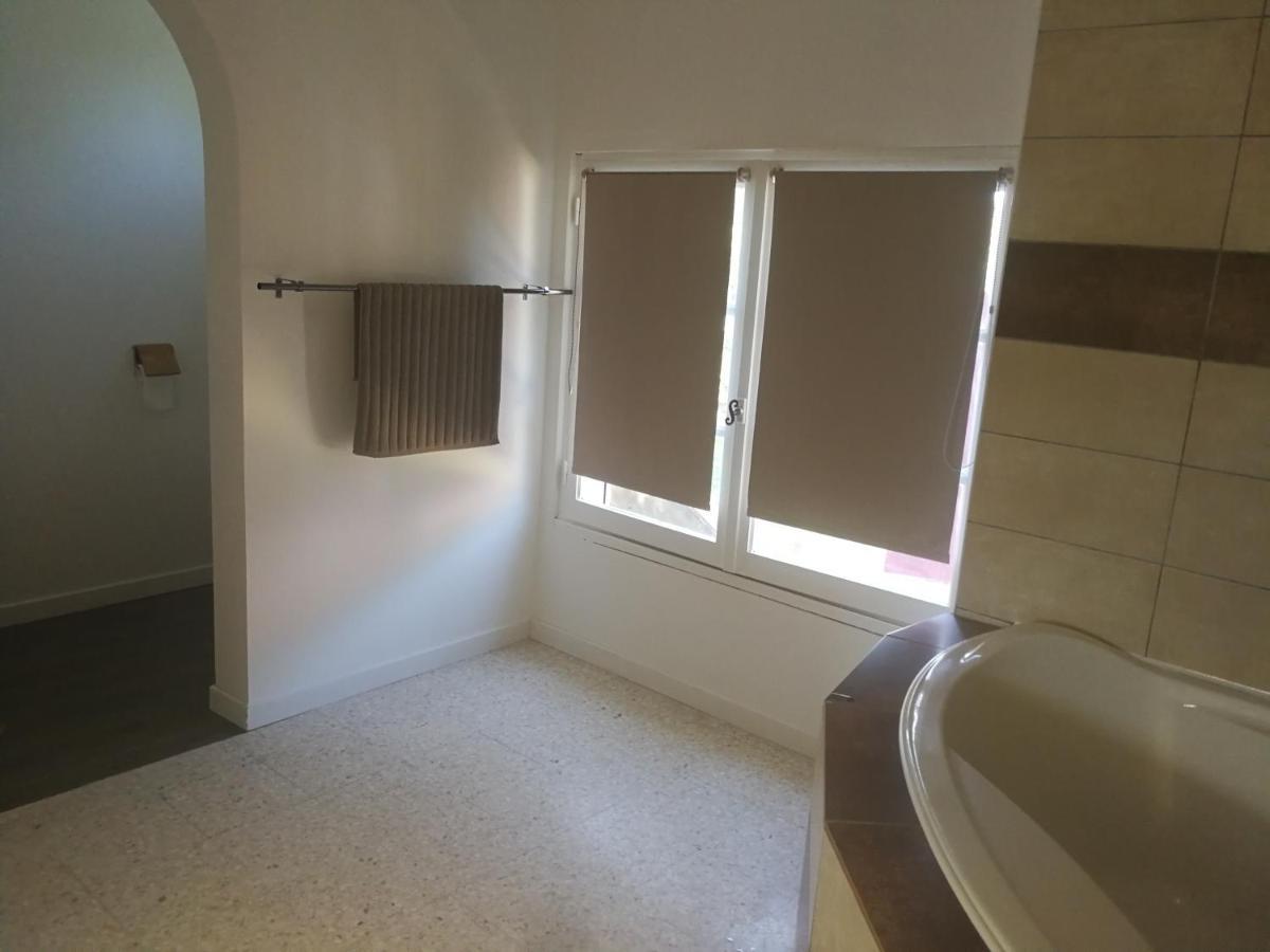 Mas Des Gardies Saint-Julien-de-Peyrolas Ngoại thất bức ảnh