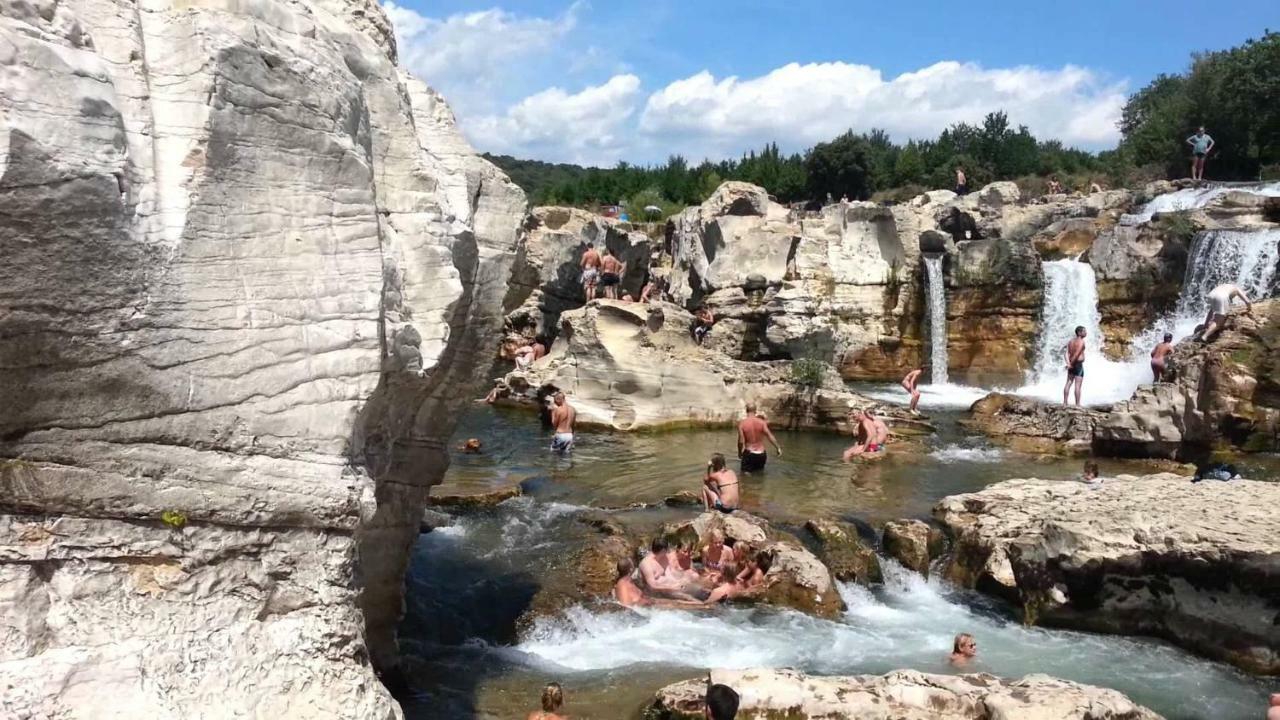 Mas Des Gardies Saint-Julien-de-Peyrolas Ngoại thất bức ảnh
