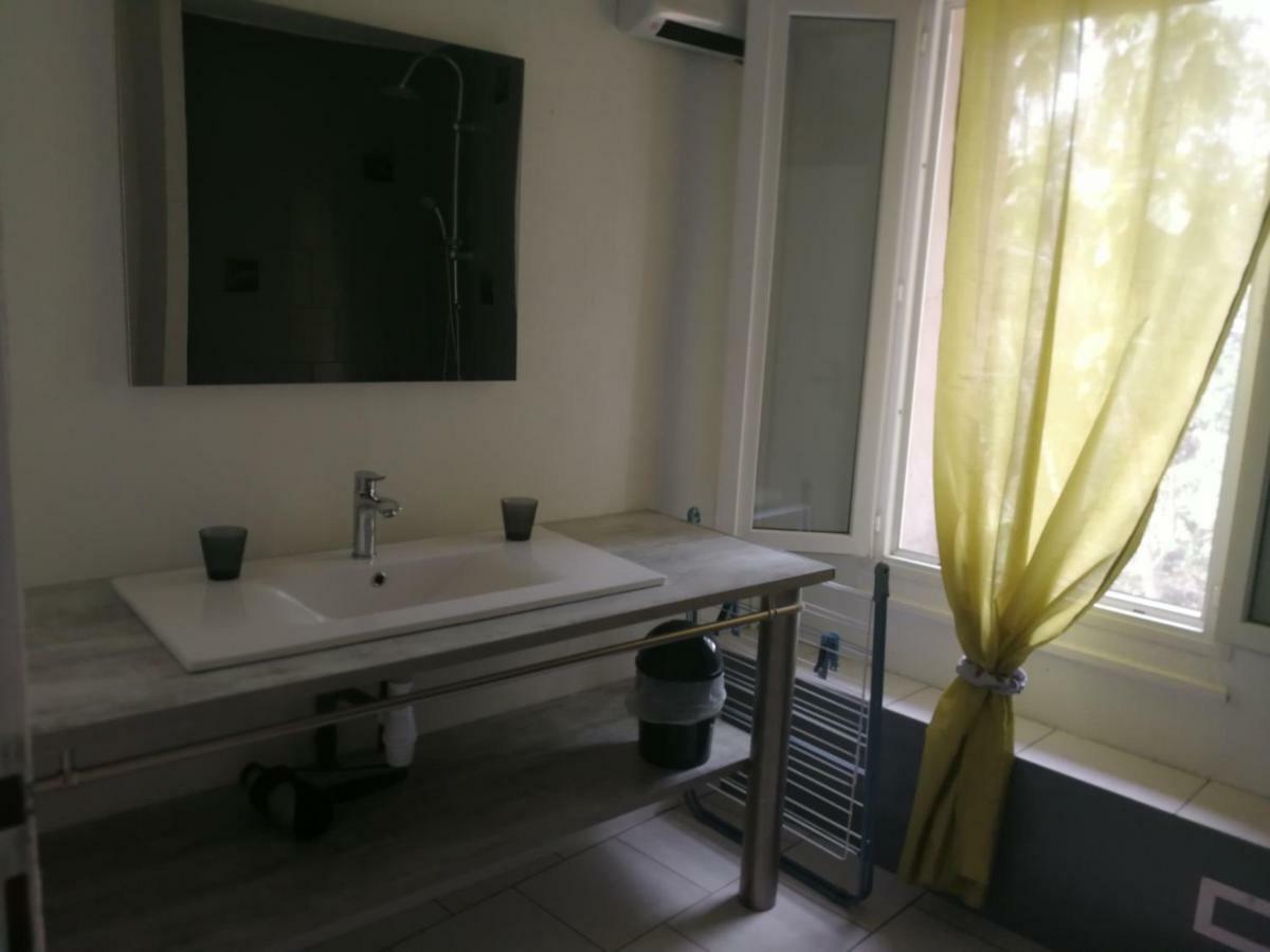 Mas Des Gardies Saint-Julien-de-Peyrolas Ngoại thất bức ảnh
